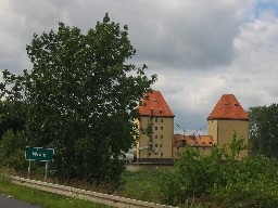 Wjazd do Wolina mostem obrotowym - widok na elewator zboowy z pocztku XX w.